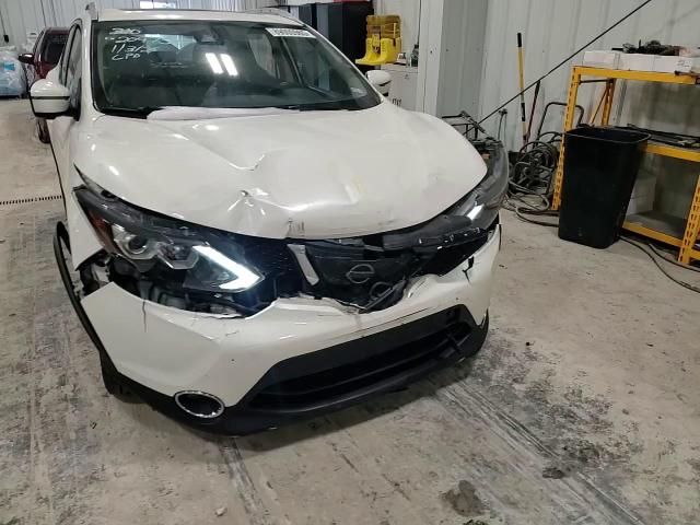 2017 Nissan Rogue - Image 11