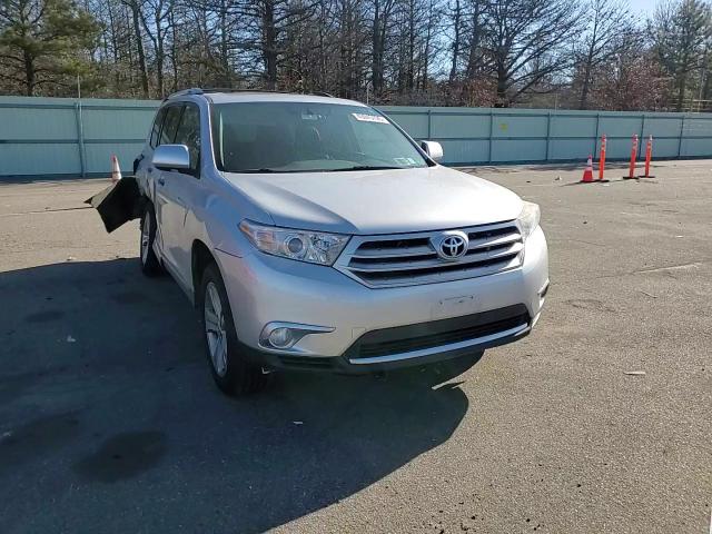 2013 Toyota Highlander - Image 11