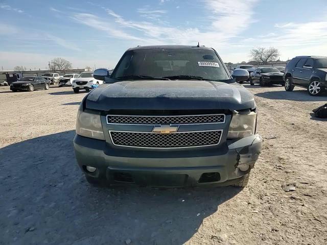 2010 Chevrolet Suburban - Image 11