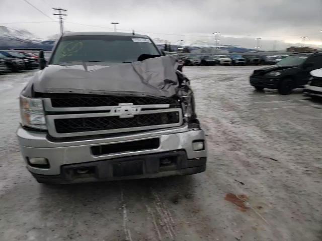 2013 Chevrolet Silverado - Image 11