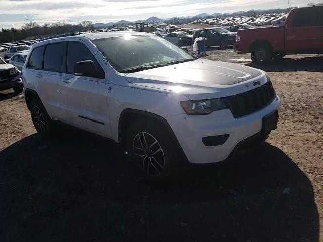 2019 Jeep Grand Cherokee - Image 12