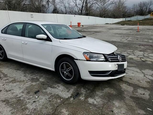 2014 Volkswagen Passat - Image 11