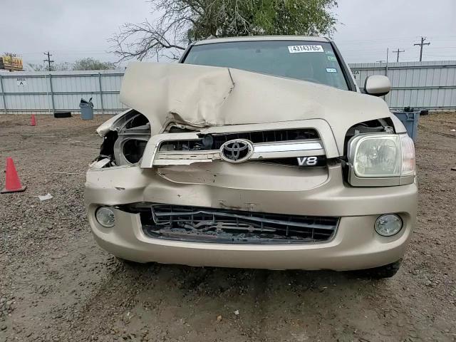 2005 Toyota Sequoia - Image 12
