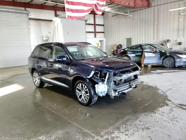 2016 Mitsubishi Outlander - Image 14