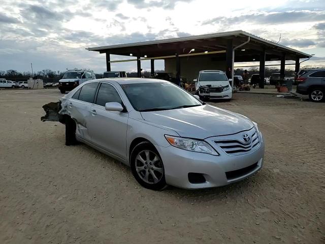 2011 Toyota Camry - Image 10