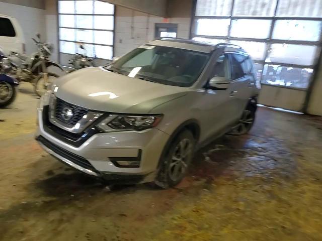 2020 Nissan Rogue - Image 12