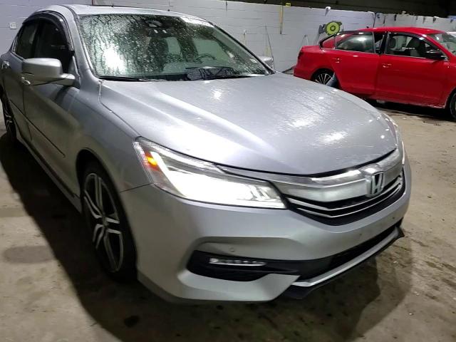 2017 Honda Accord - Image 11