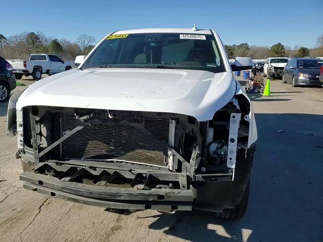 2017 GMC Yukon - Image 11