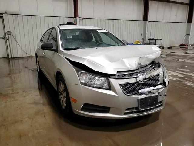 2013 Chevrolet Cruze - Image 13