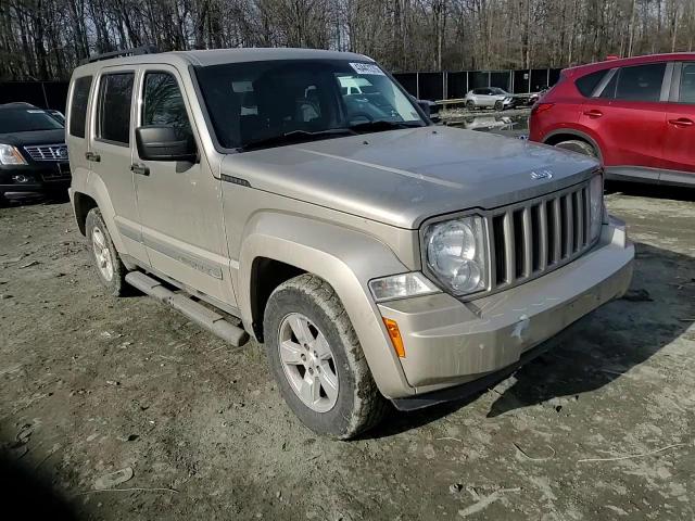 2010 Jeep Liberty (North America) - Image 12