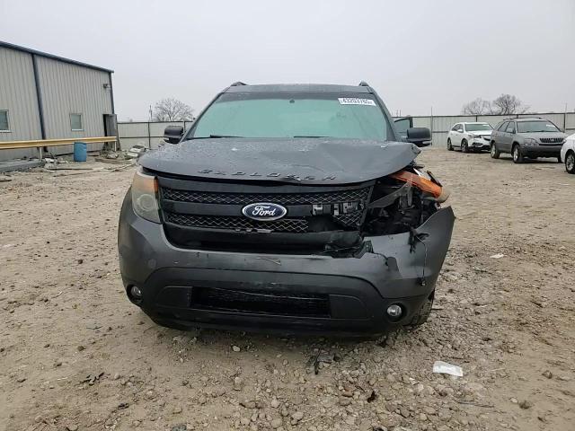 2015 Ford Explorer - Image 12