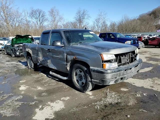 2006 Chevrolet Silverado - Image 10