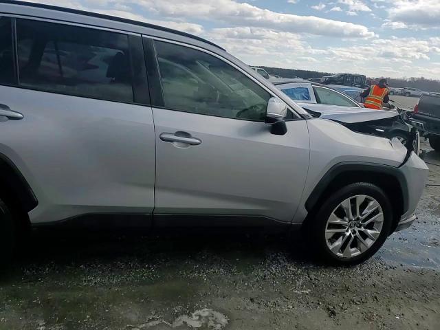 2019 Toyota RAV 4 - Image 13