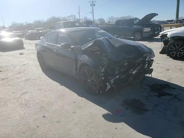 2022 Nissan Altima - Image 10