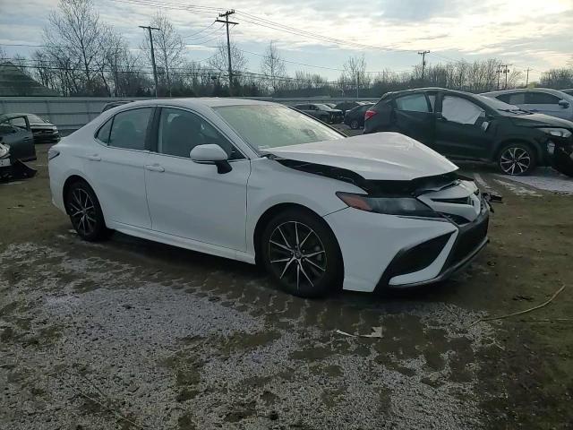 2022 Toyota Camry - Image 11