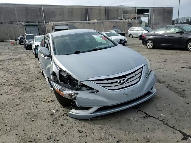 2011 Hyundai Sonata - Image 11