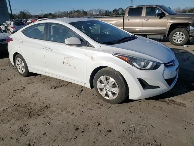 2016 Hyundai Elantra - Image 11
