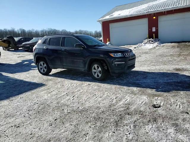2019 Jeep Compass - Image 11