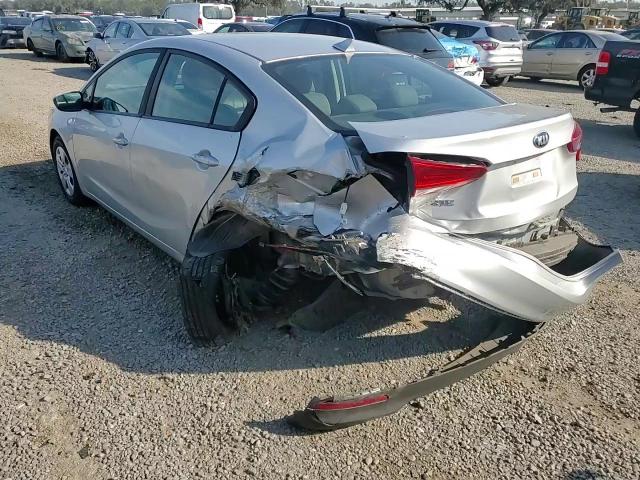 2018 Kia Forte - Image 11