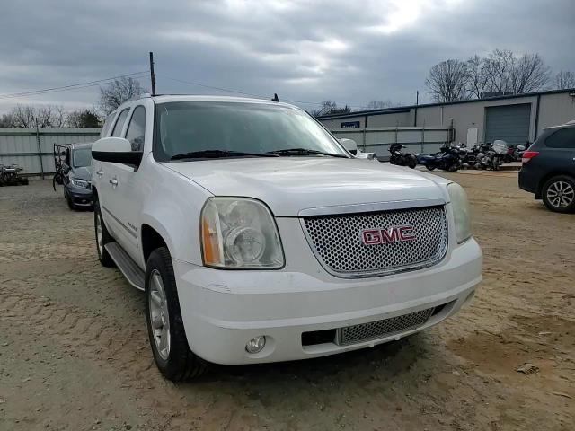2011 GMC Yukon - Image 11