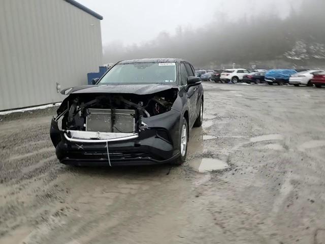 2021 Toyota Highlander - Image 15