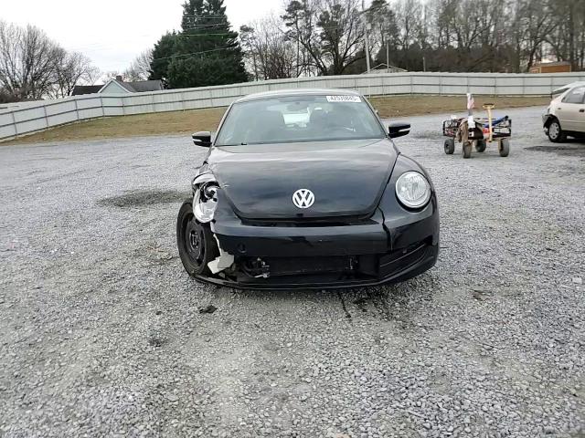 2012 Volkswagen Beetle - Image 11