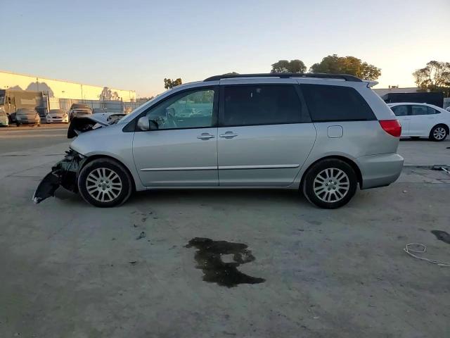 2008 Toyota Sienna - Image 11