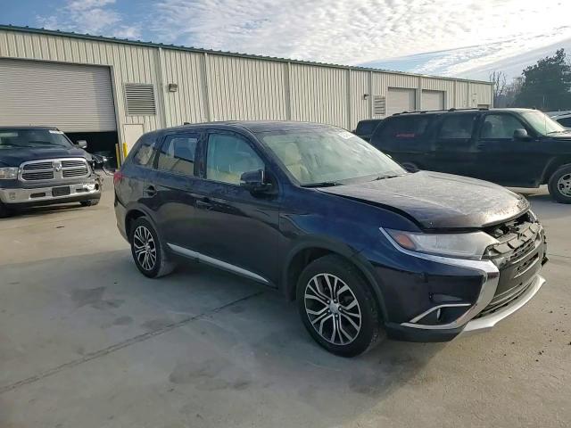 2017 Mitsubishi Outlander - Image 11