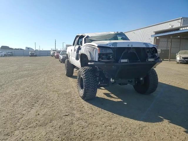 2006 Chevrolet Silverado - Image 10