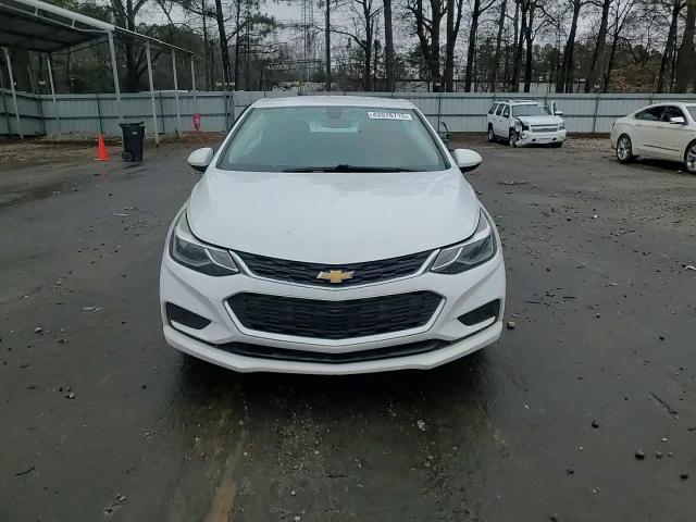 2018 Chevrolet Cruze - Image 13