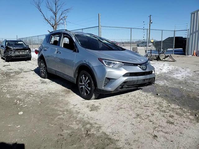 2018 Toyota RAV 4 - Image 12