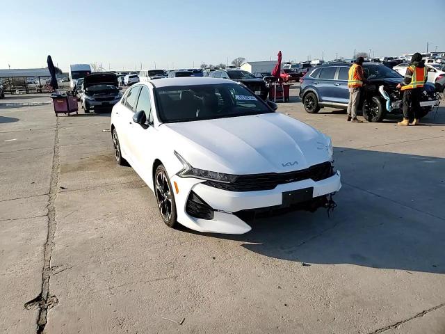 2022 Kia K5 - Image 14