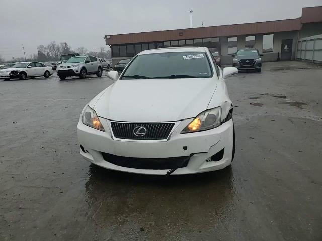 2010 Lexus IS - Image 11
