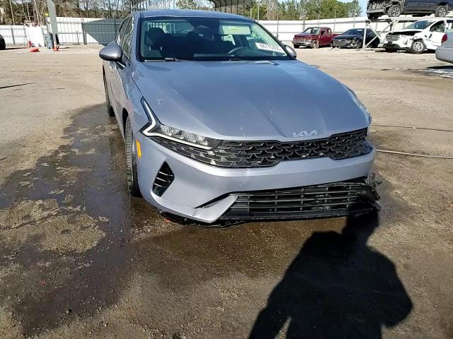 2022 Kia K5 - Image 13