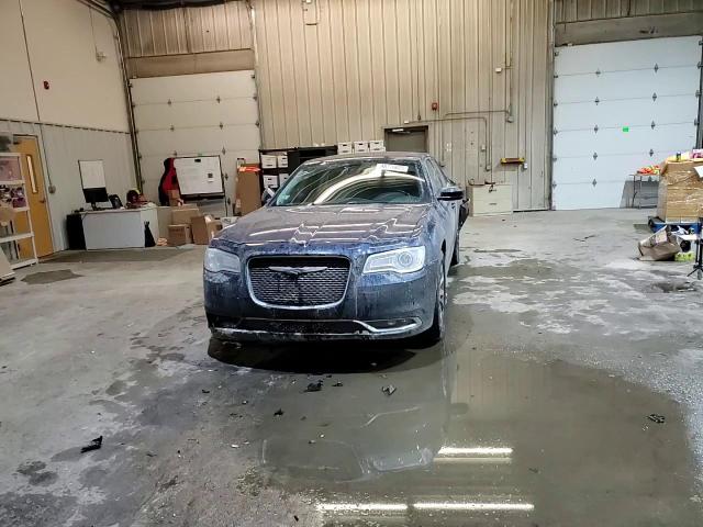 2015 Chrysler 300 - Image 10