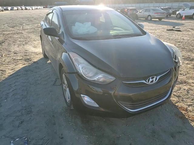 2013 Hyundai Elantra - Image 11