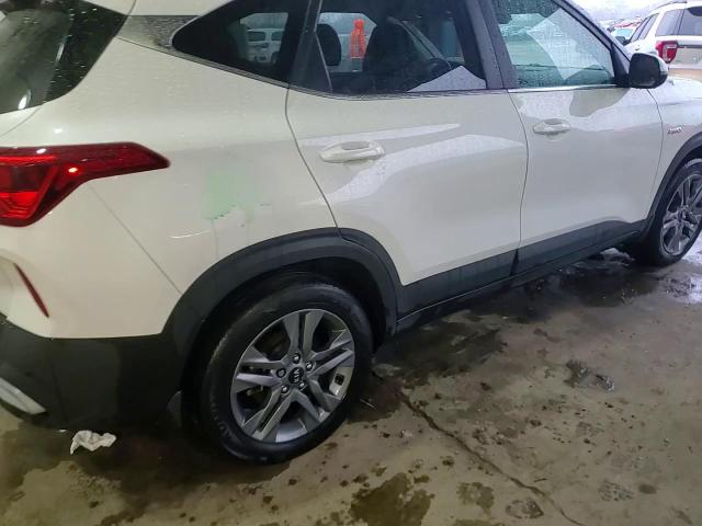 2021 Kia Seltos - Image 15