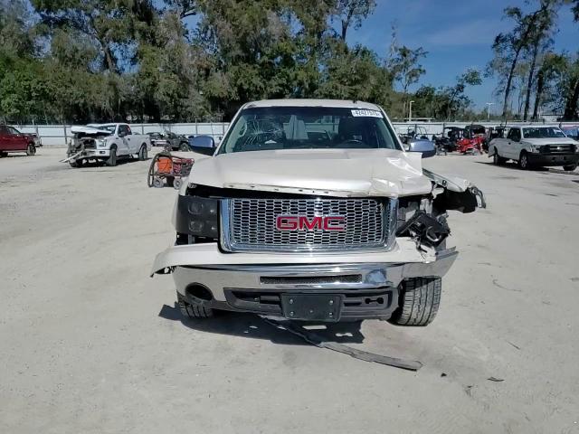 2011 GMC Sierra - Image 11