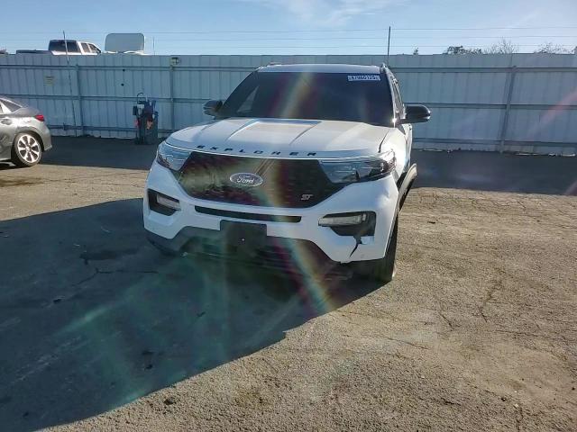 2020 Ford Explorer - Image 11