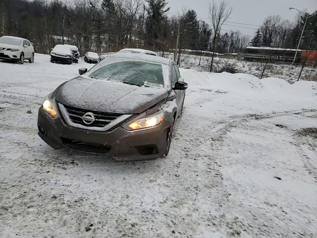 2016 Nissan Altima - Image 11