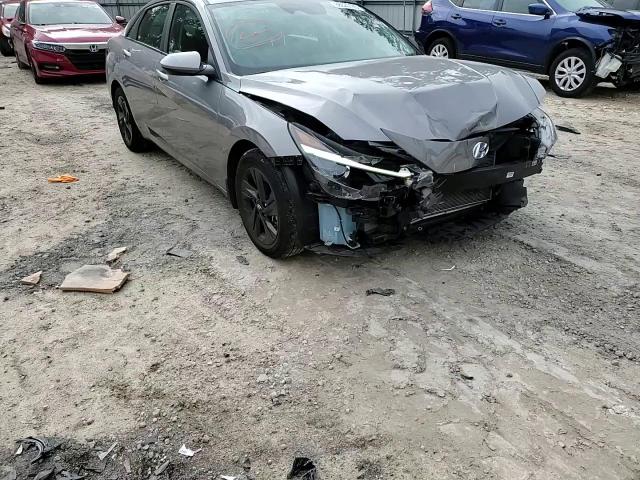 2022 Hyundai Elantra - Image 10