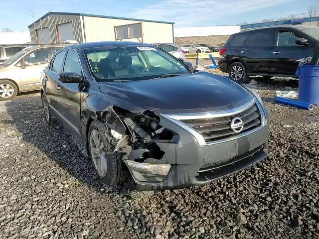 2014 Nissan Altima - Image 13