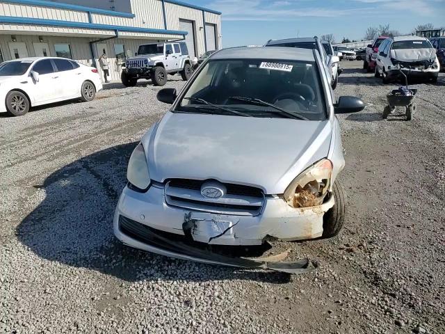 2008 Hyundai Accent - Image 11