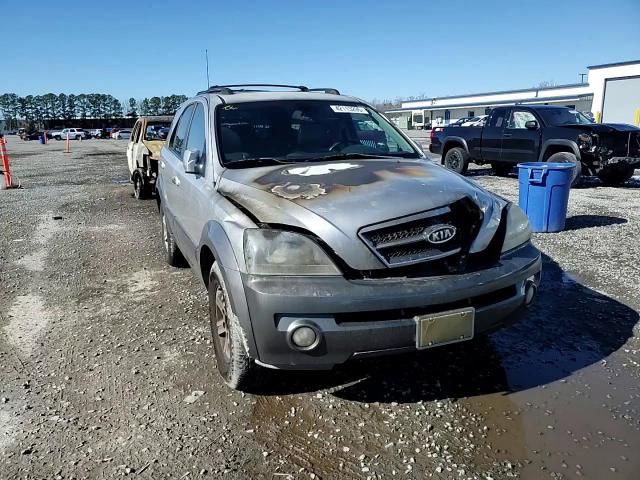 2004 Kia Sorento - Image 11