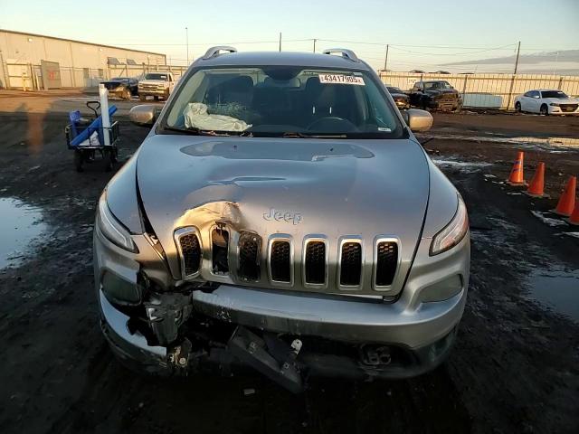 2017 Jeep Grand Cherokee - Image 12