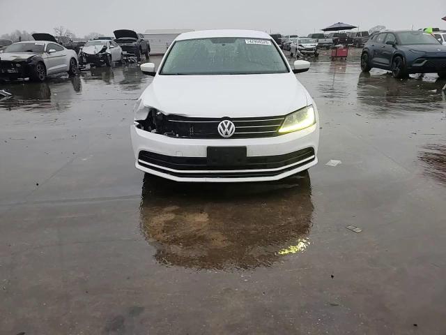 2017 Volkswagen Jetta - Image 13