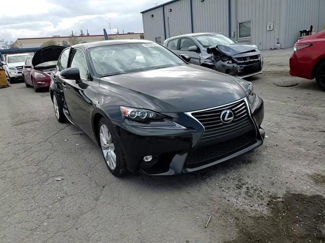 2015 Lexus IS - Image 10