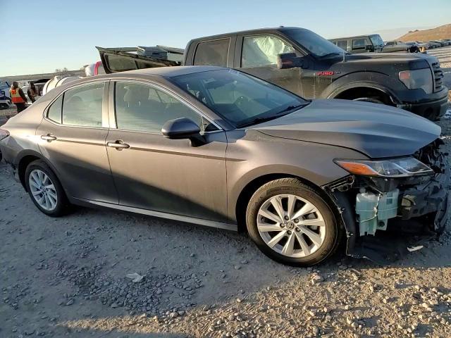 2022 Toyota Camry - Image 10