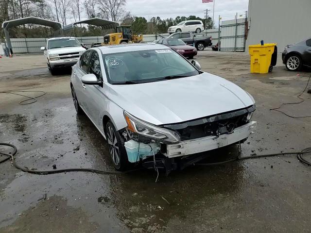 2019 Nissan Altima - Image 14