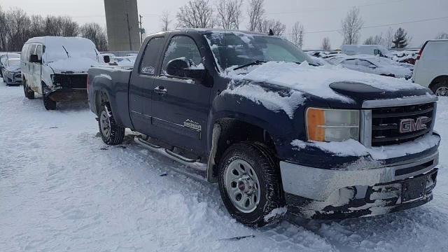 2011 GMC Sierra - Image 11